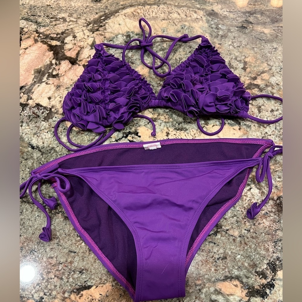 Women’s Purple 2 piece Swimsuit Top Sz M Bottoms Sz L